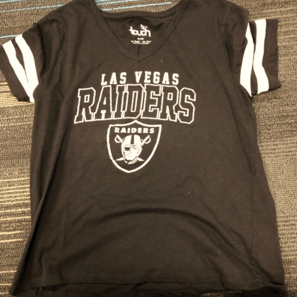 Las Vegas Raiders Women's Silver & Black Tee sz. XL EUC!